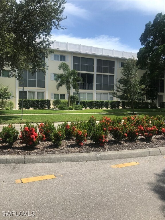 Building Photo - 216 Banyan Blvd Unit 216