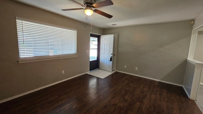 Photo - 3 Bed 2 Bath in OKC!