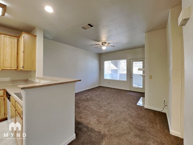 Photo - 900 S Meadows Pkwy Unit 822