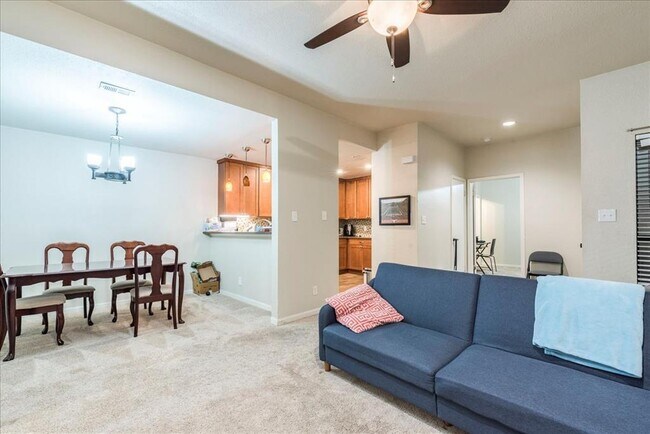 Photo - 1910 Robbins Pl Unidad 104 Rental