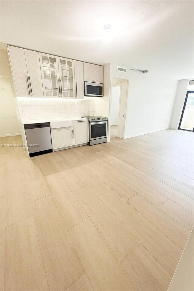 Photo - 10185 Collins Ave Unit 323