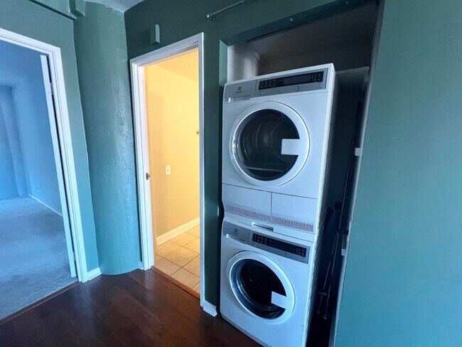 Photo - 345 N Canal St Unit 1205
