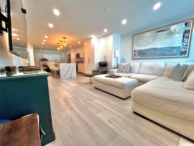 Photo - 2115 NE 37th Dr Unit 121