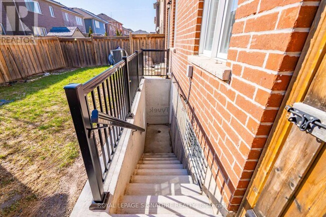 Photo - 533 Yates Dr