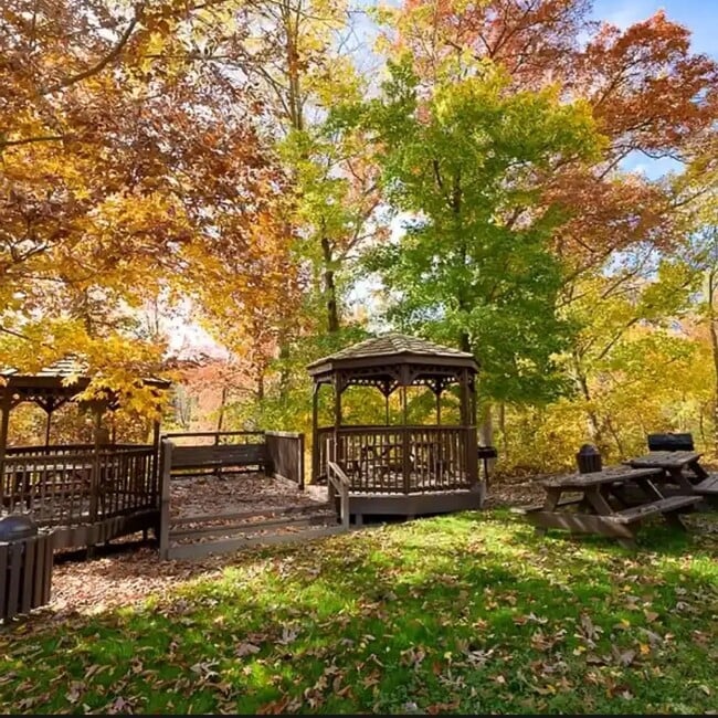 Photo - 5901 Mount Eagle Dr Unidad 817