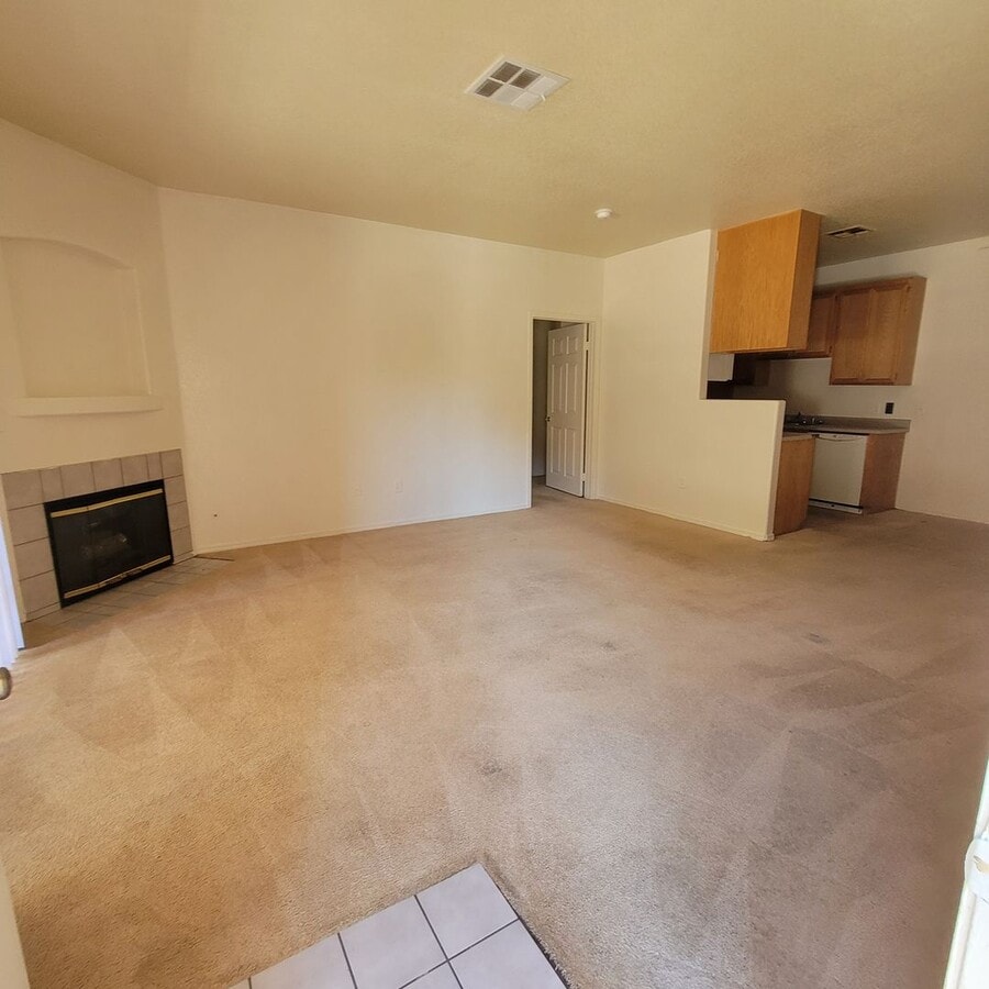 Photo - 4730 E Craig Rd