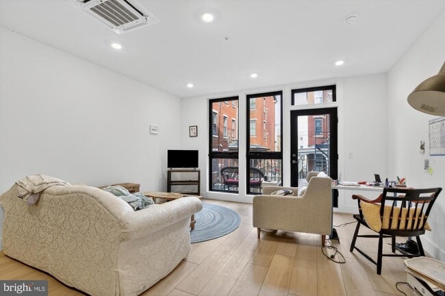 Photo - 2007 Cambridge St Unit 6