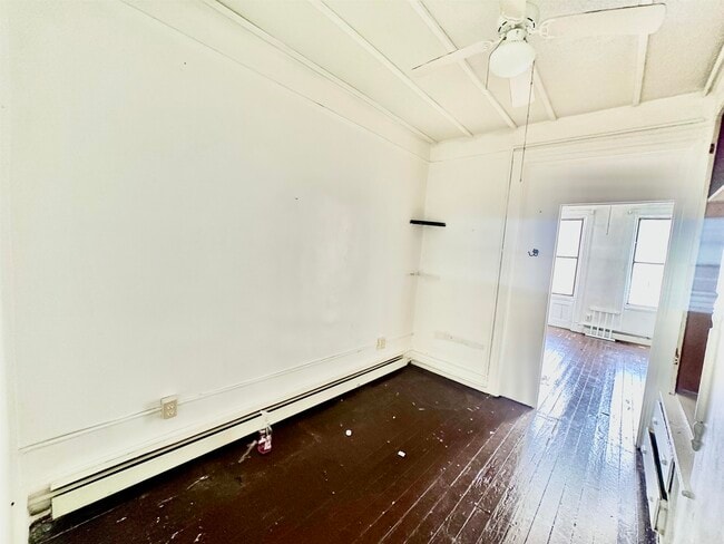 Photo - 319 8th St Unit 3R