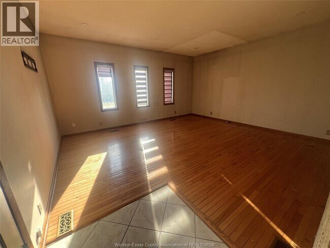 Photo - 1550 Roxborough Blvd