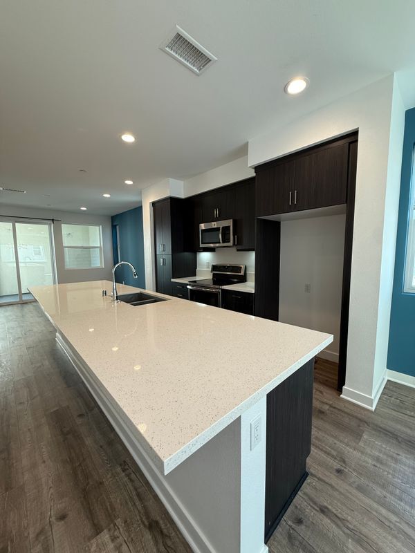 820 Aloe Pl
