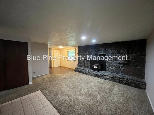 Photo - 1080 Halsey St