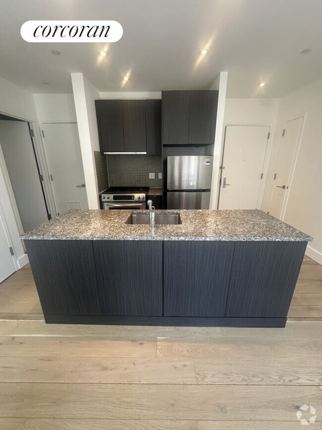 Building Photo - 306 W 48th St Rental