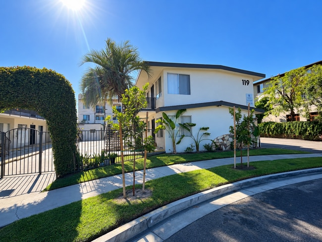 Courtyard Apartments