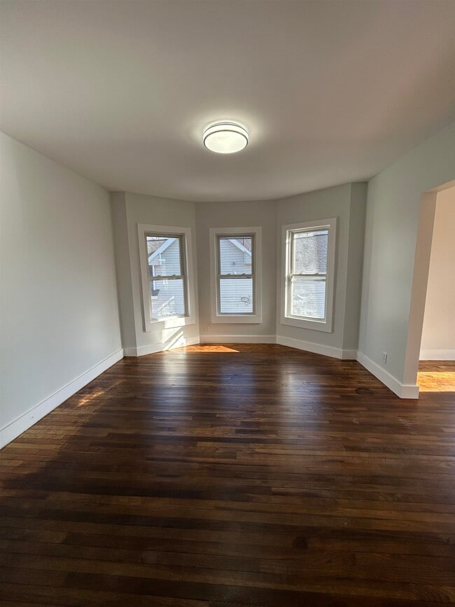 Building Photo - 6 Holmes St Unit 2