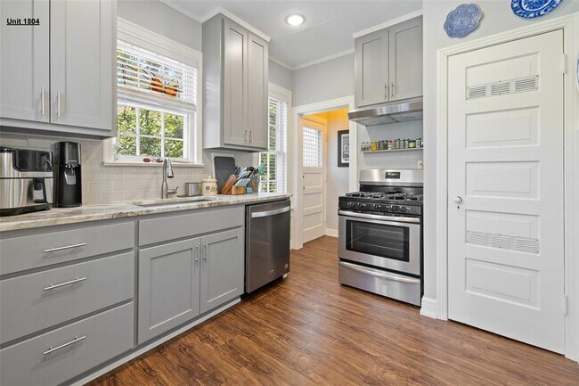 Photo - 1804 Pearl St