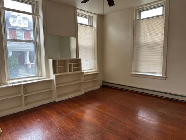Photo - 237 N Union St
