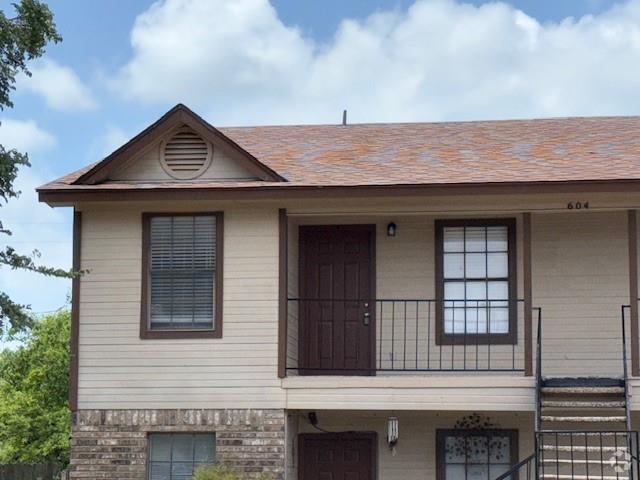Building Photo - 604 Kings Way Dr Rental