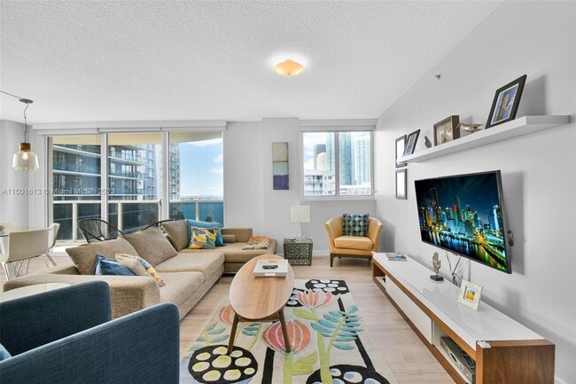 Photo - 601 NE 23rd St