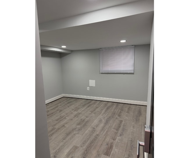 615 N Rosedale-1C AVAILABLE $650 1C