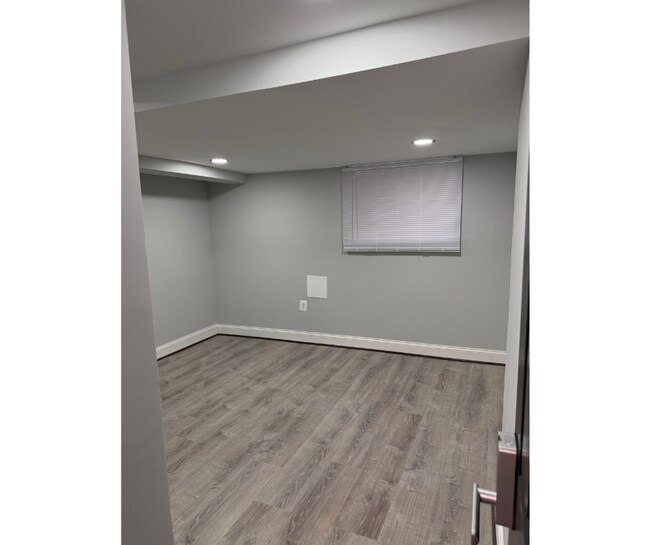 Photo - 615 N Rosedale-1C AVAILABLE $650 1C Unit 1C AVAILABLE $650 1C