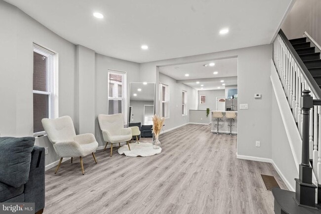 Building Photo - 4928 Florence Ave