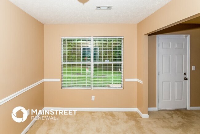 Photo - 159 Livingston Ln