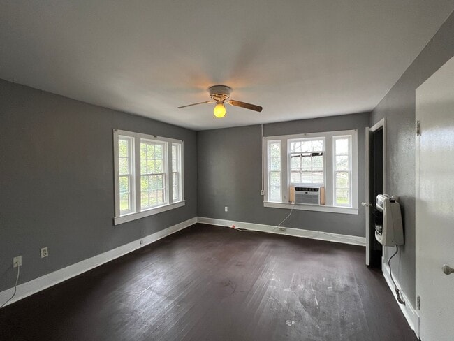 2527 College St Unit 2527 College Street - Unit A