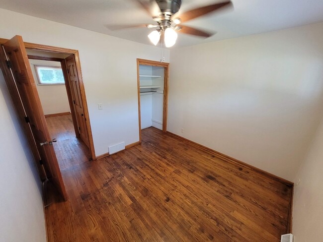 Photo - 810 Townline Ave