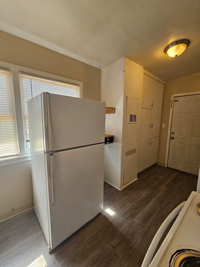 Photo - 495 N 2nd W