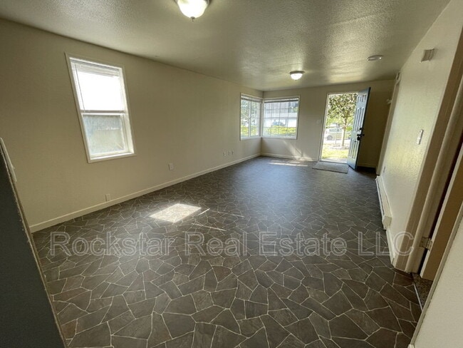 Photo - 9714 E 6th Ave