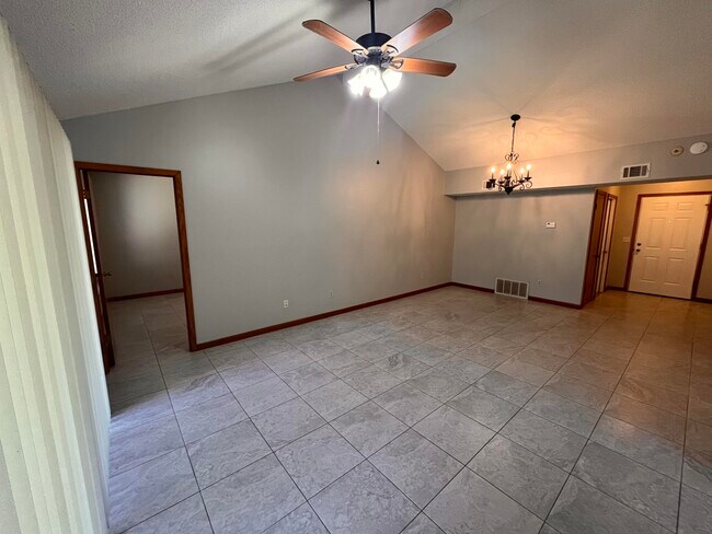Photo - 2904 Alpine Pl