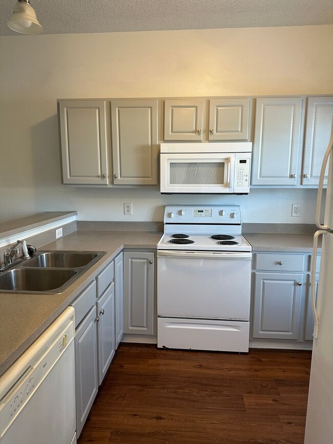 Photo - 4612 McClelland Dr Unidad O-101