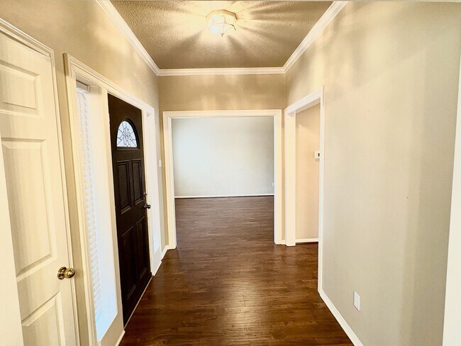 Photo - 4623 Meadow Green Dr