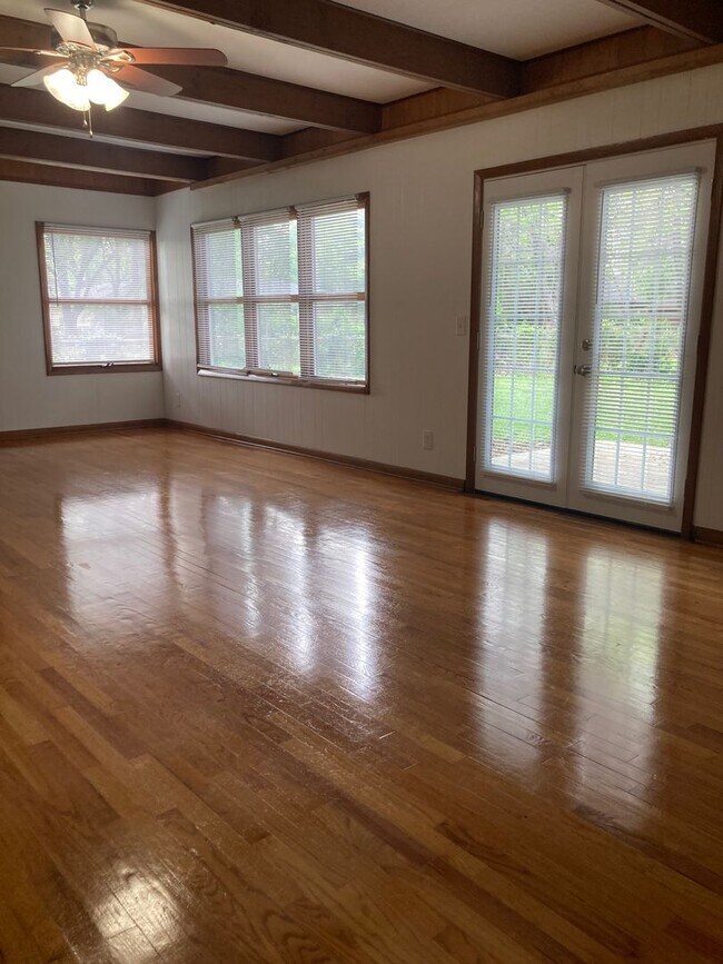 Photo - 2718-2720 S. Stewart Unit 2718