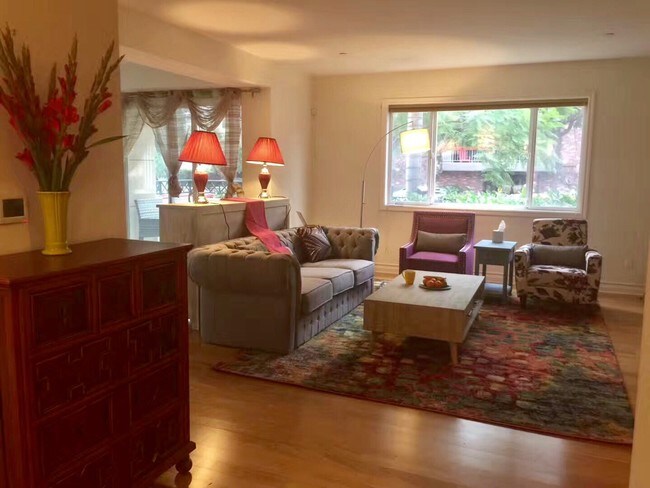 living room - 325 S Arnaz Dr Unidad 101