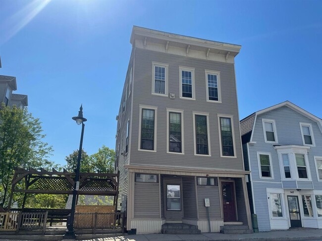 Building Photo - 145 Main St Unit 7 Rental
