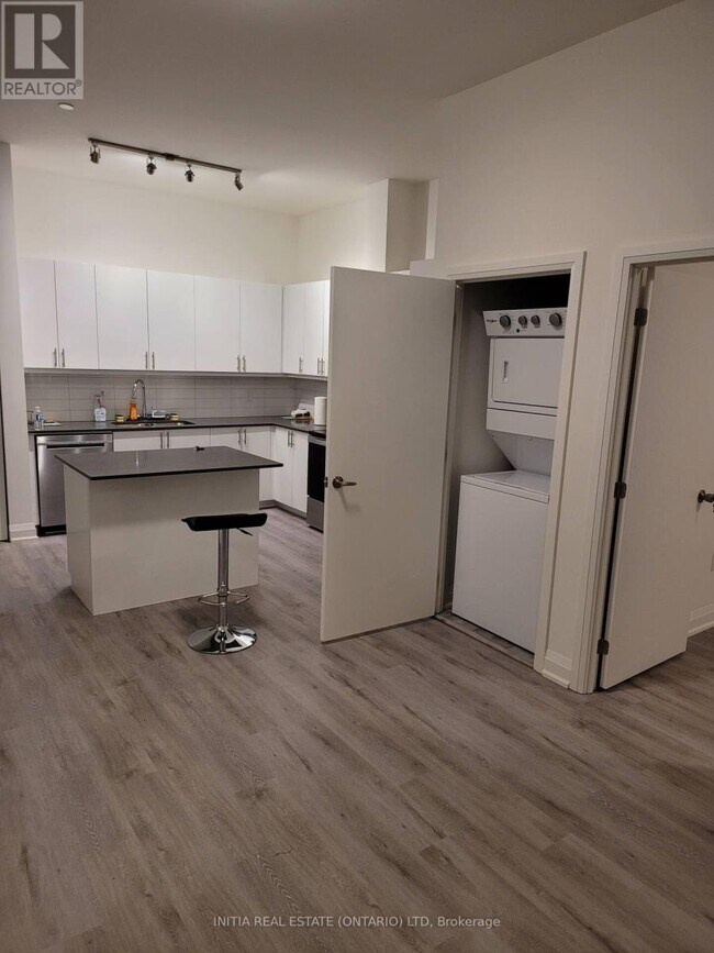 Photo - 58 Lakeside Ter Unité 110