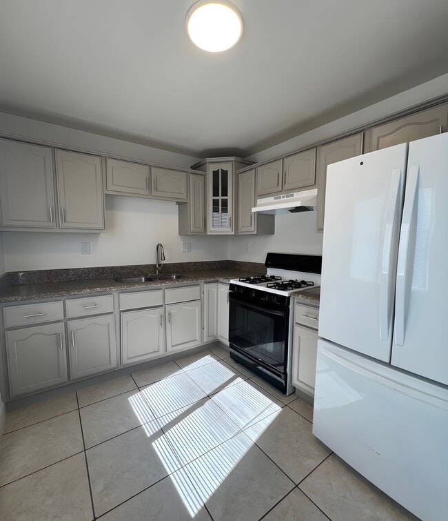 Photo - 159 E 83rd St Unit 159