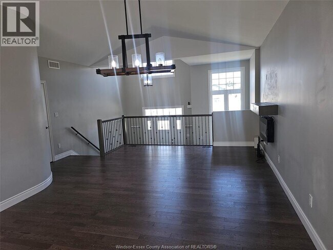 Photo - 192 Lennox Ave