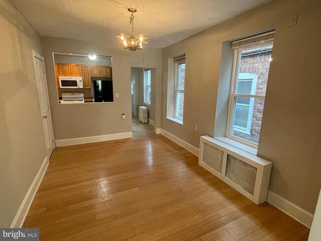 Photo - 141 Leverington Ave