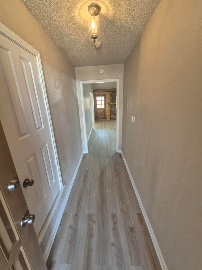 Photo - 5209 95th St