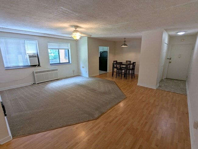 Building Photo - 2 Bedroom 2 Bathroom Condo Apartment (Squirrel Hill North) - AVAILABLE JUNE Unit 202