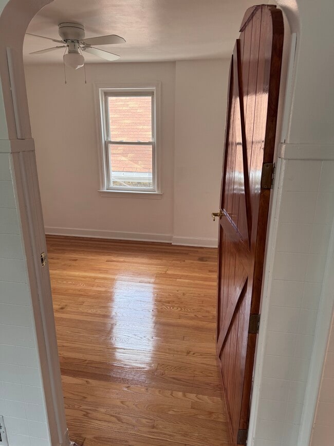 Bedroom 1 - 2630 Grove Ave Unit Spacious 2-Bedroom Apartment