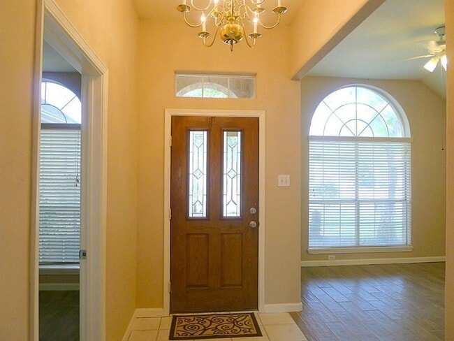 Photo - 20703 Whitevine Way
