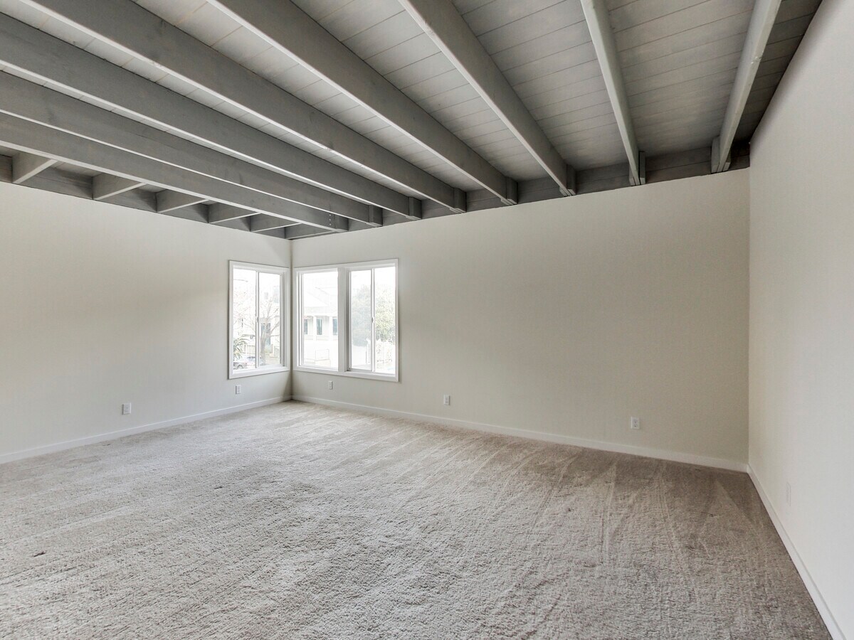 Photo - Pine Lane Apartments