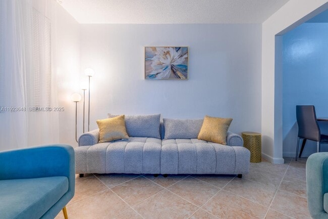 Photo - 828 SW 2nd St Unit 2