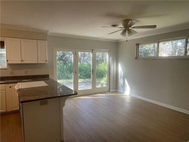 Photo - 205 Cater St