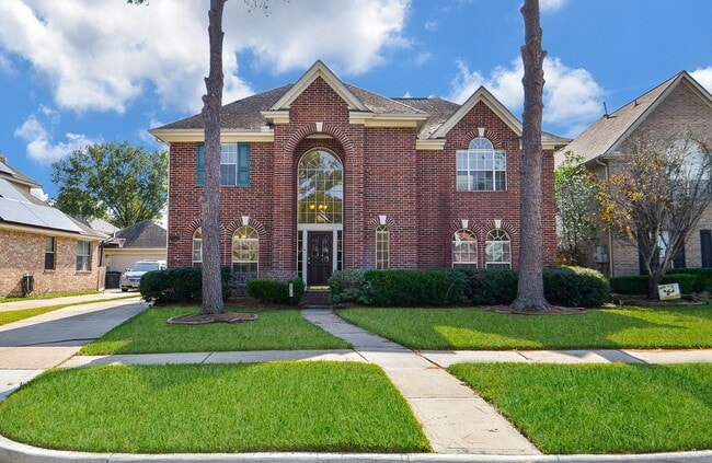 Building Photo - 20735 Fawnbrook Ct