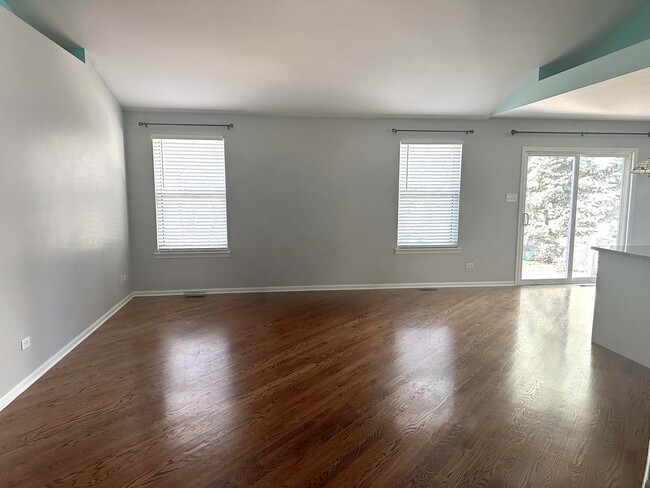 Photo - 1211 Bluejay Ln