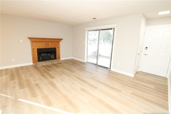 Photo - 118 Manhattan Ct